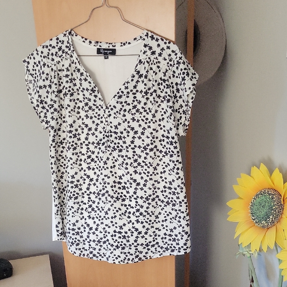 Black and White Flutter Sleeve Blouse with Cap Sleeves